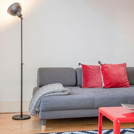 Liiiving In - Garden Light Mezzanine Apartment *