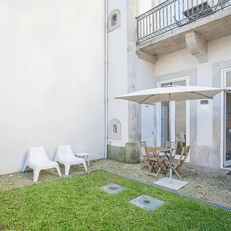 Liiiving In - Garden Light Mezzanine Apartment *