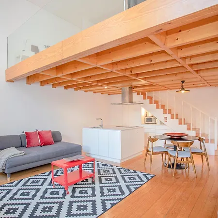 Liiiving In - Garden Light Mezzanine Apartment Porto