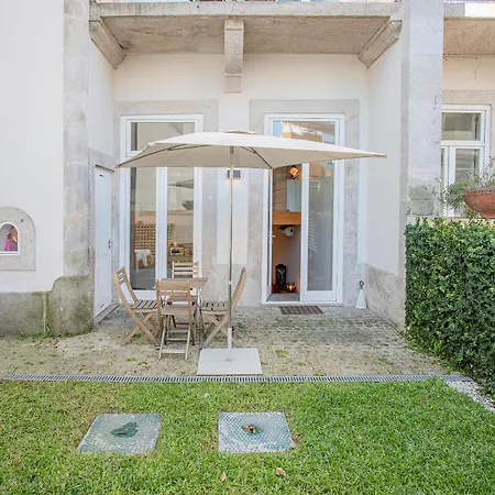 Liiiving In - Garden Light Mezzanine Apartment Porto