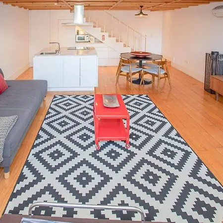 Liiiving In - Garden Light Mezzanine Apartment *