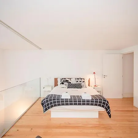 Liiiving In - Garden Light Mezzanine Porto